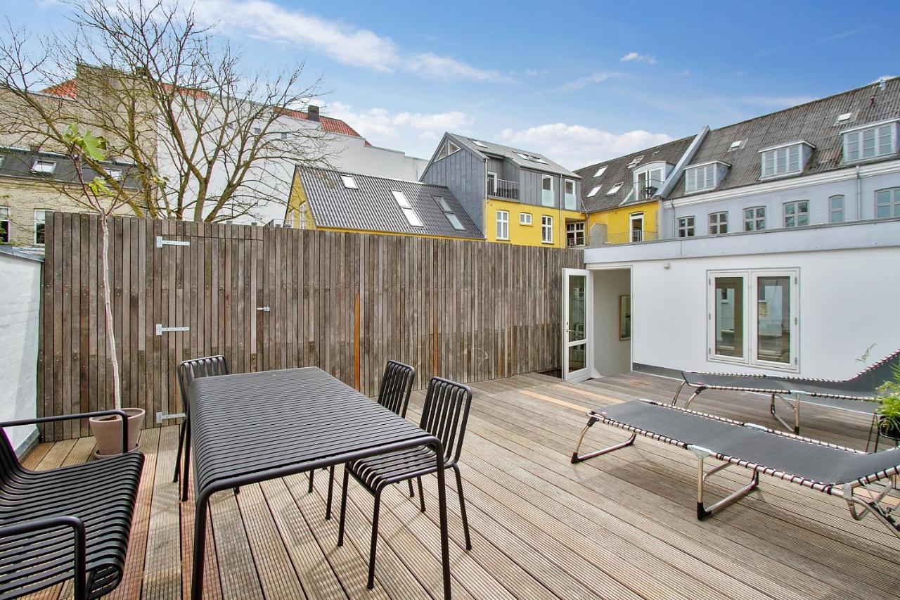 Central 3-Bedroom Apartment With Huge Terrace, Including Queen Size Beds Aalborg Exterior photo